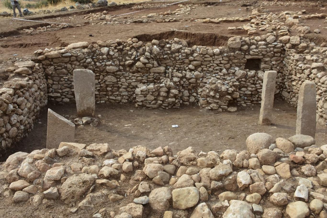 "Boncuklu Tarla, Göbeklitepe’den bin yıl daha eski olabilecek bulgular içeriyor" "Boncuklu Tarla, Göbeklitepe’den bin yıl daha eski olabilecek bulgular içeriyor"